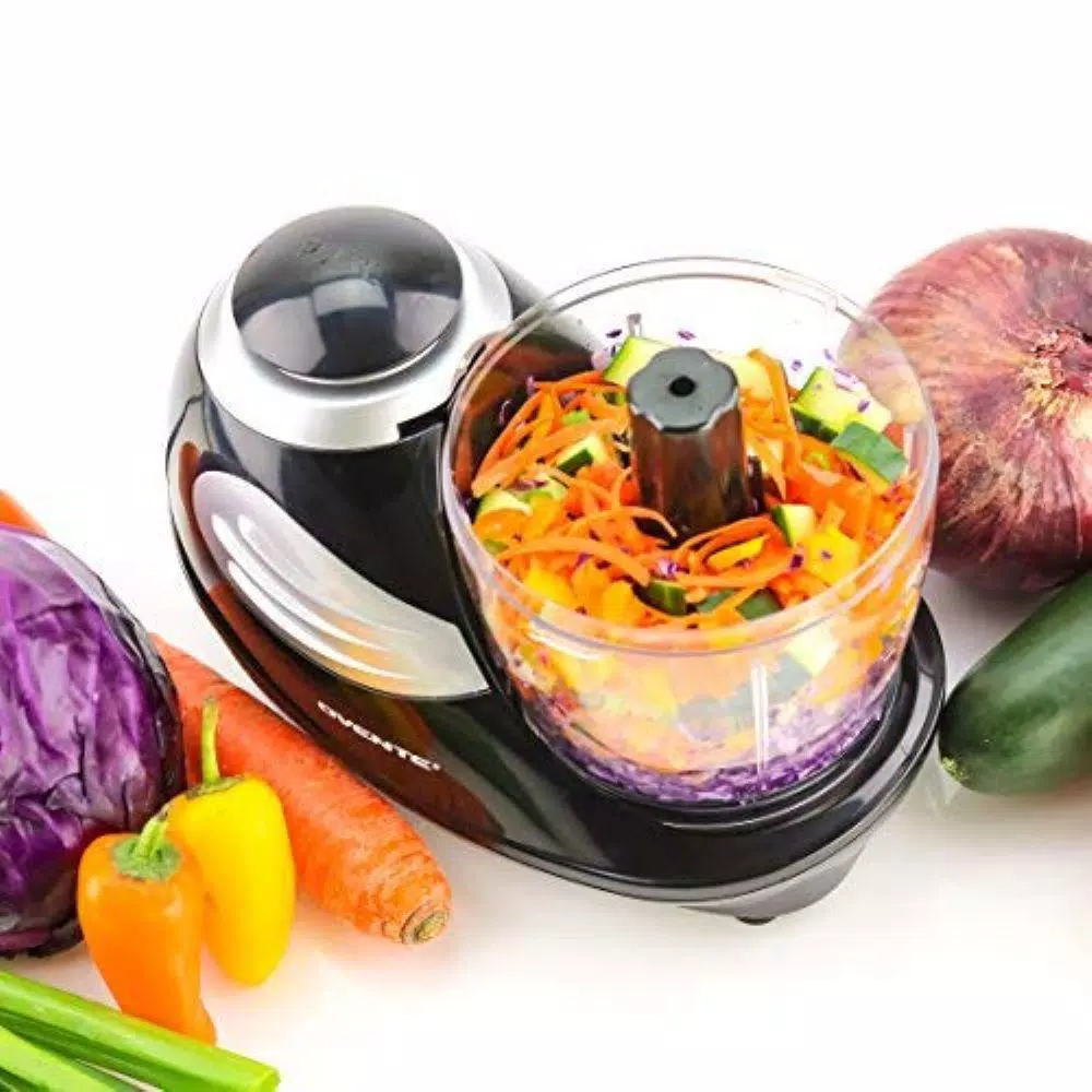 Ovente 1.5-Cup Single Speed Black Mini Food Processor Chopping Blade, Mixer, Shredding/Slicing Disc - Image 4