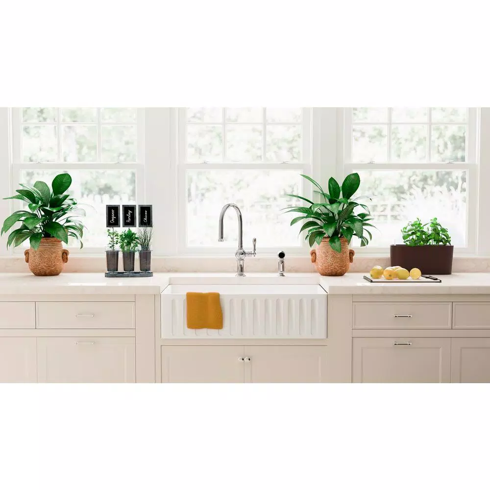 Carlisle 22 Oz. Polycarbonate Hi-Ball Tumbler In Clear (Case Of 24) - Image 2