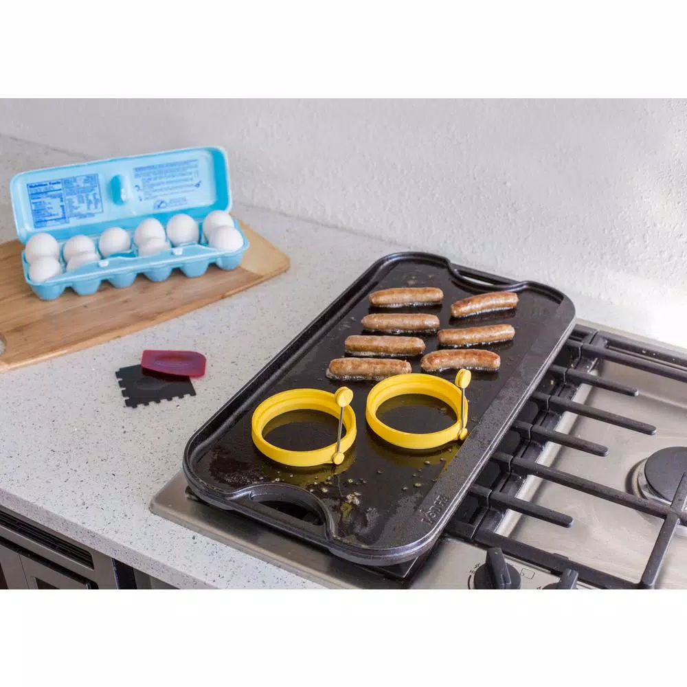 Lodge 5-Piece Black Cast Iron Reversible Stovetop Griddle Set With Egg Rings - Image 2