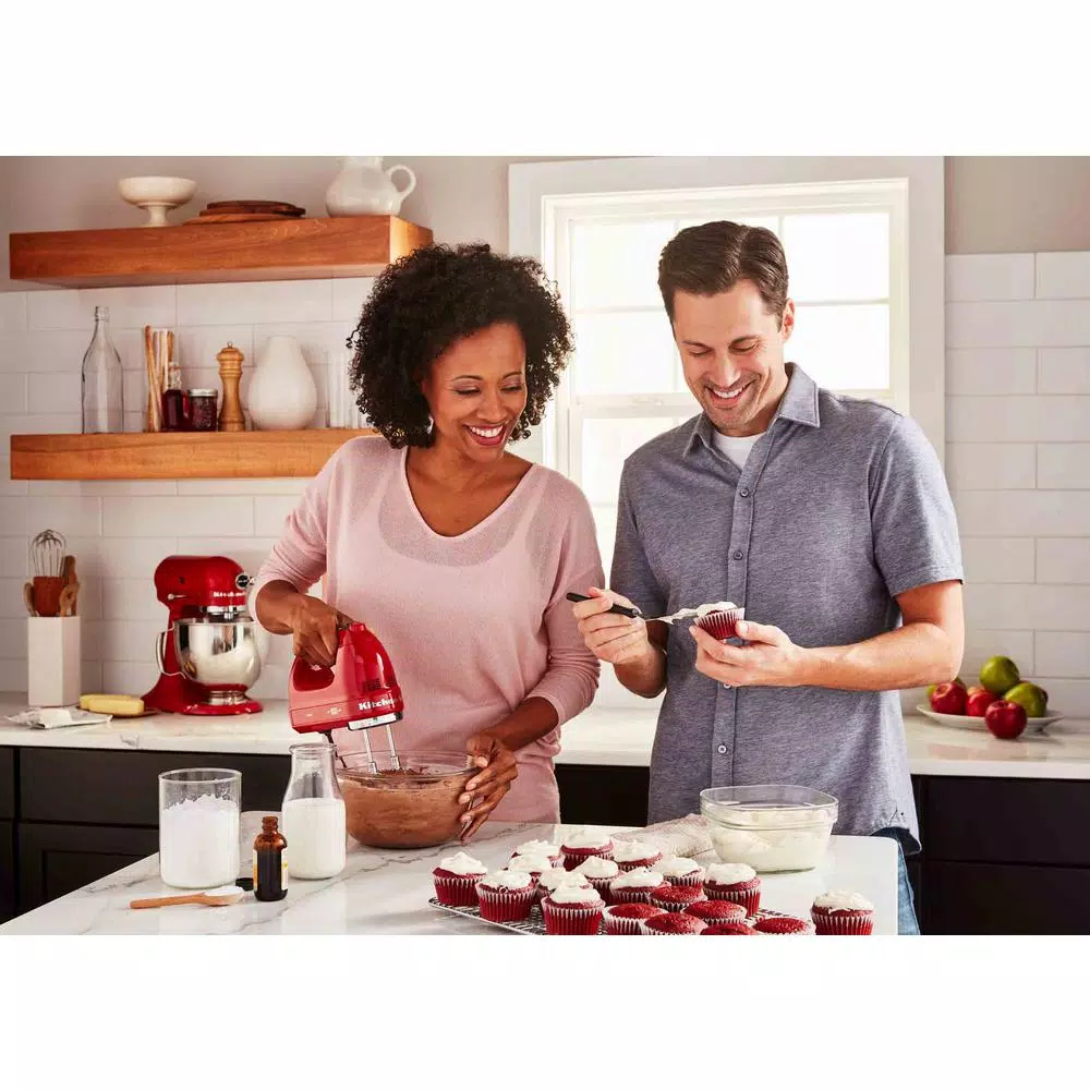 KitchenAid 100-Year Limited Edition Queen Of Hearts 7-Speed Passion Red Hand Mixer - Image 4