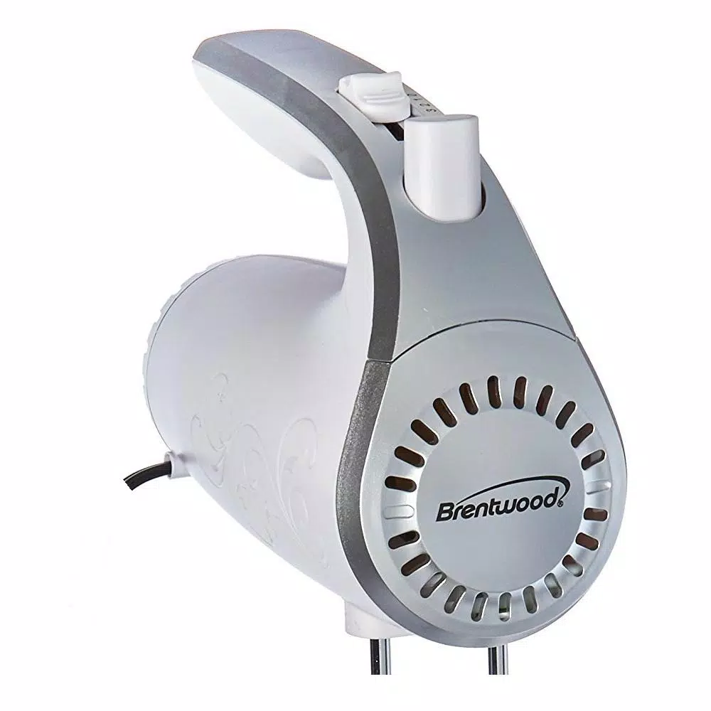 Brentwood 5-Speed White Hand Mixer - Image 2