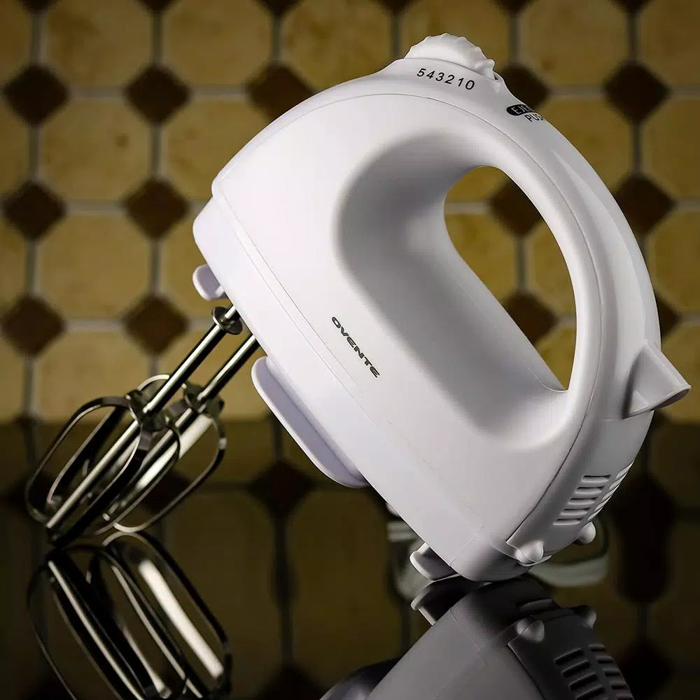 Ovente 5-Speed 150-Watt White Hand Mixer Stainless Steel Chrome Beaters And Free Snap-On Case - Image 5